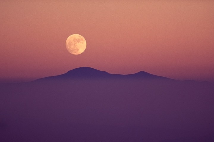 Monte Amiata e luna piena, Toscana: Monte Amiata e luna piena, Toscana